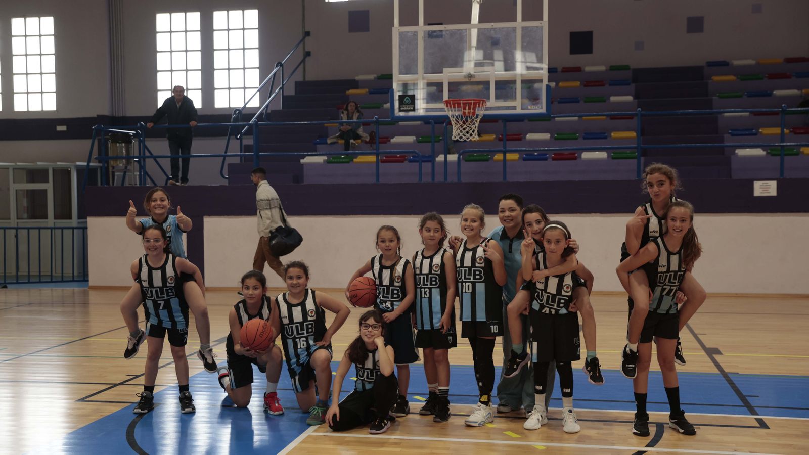 Las fotos de la primera jornada del torneo Semana Santa de baloncesto de la Línea