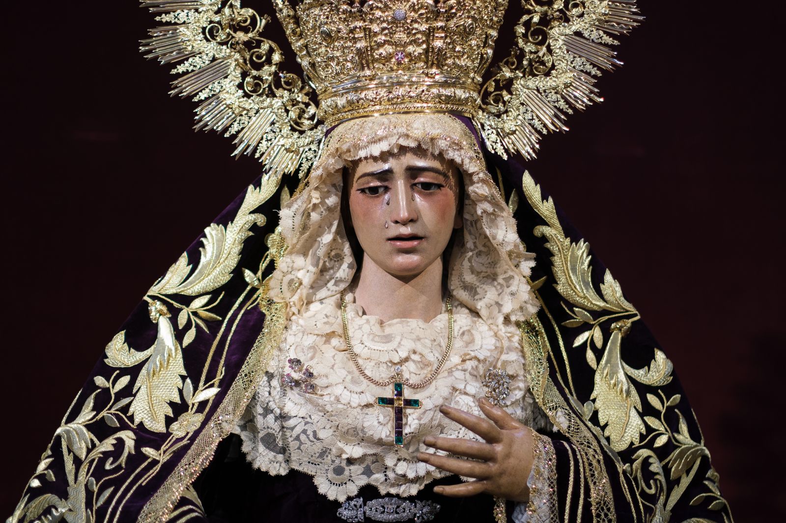 Las imágenes del besamanos a la Virgen de la Amargura