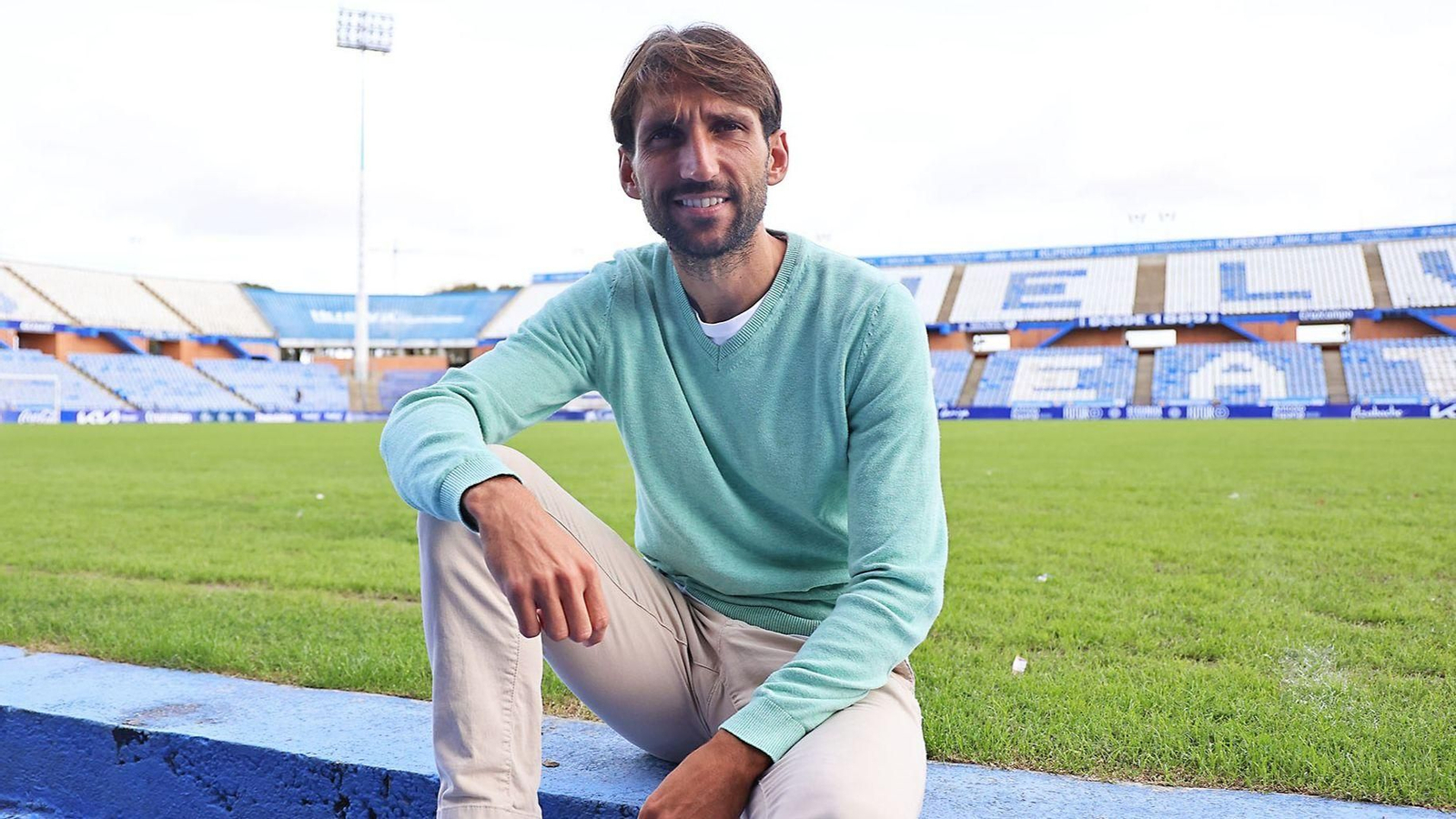 Álex Bernal posa para este diario en el Nuevo Colombino.