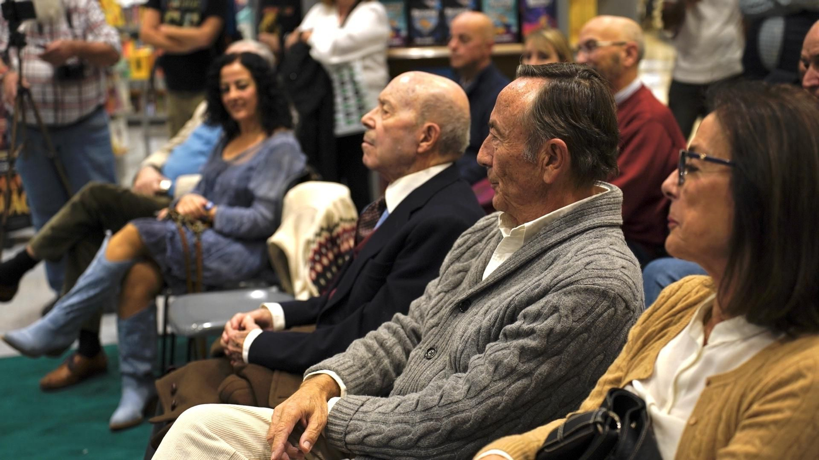 Fotos de la presentacion del libro de Alfonso Escuadra