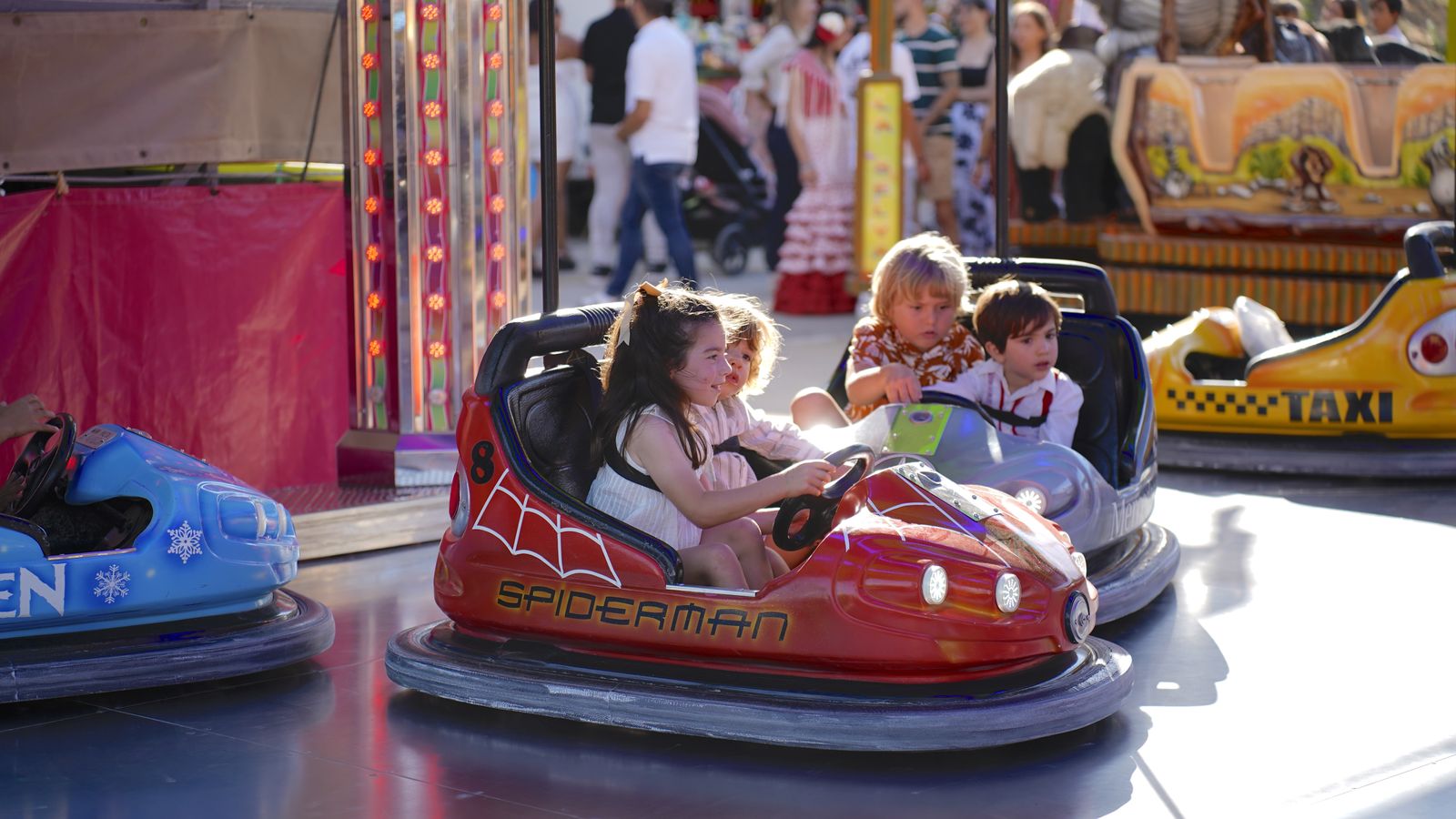 Fotos del día con descuento en las atracciones de la Feria de Algeciras
