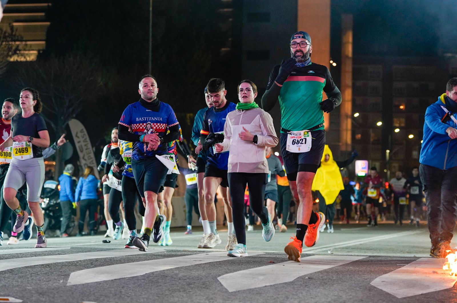 En imágenes: búscate en tu llegada a meta de la Carrera de San Antón 2026 (12)