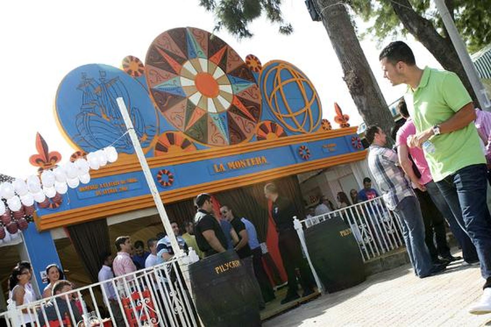 Imagen de la fachada de la caseta de la peña La Montera, una de las más espectaculares en la edición de este año.

Foto: Vanessa Perez