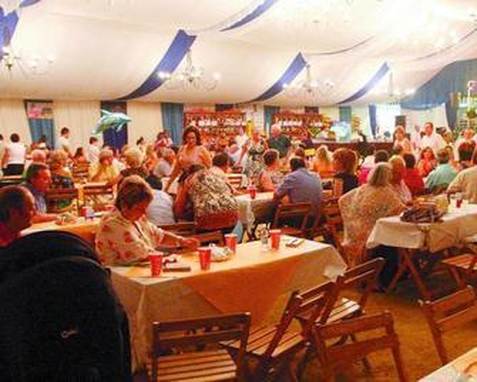 Imagen del interior de la caseta del Círculo Mercantil.