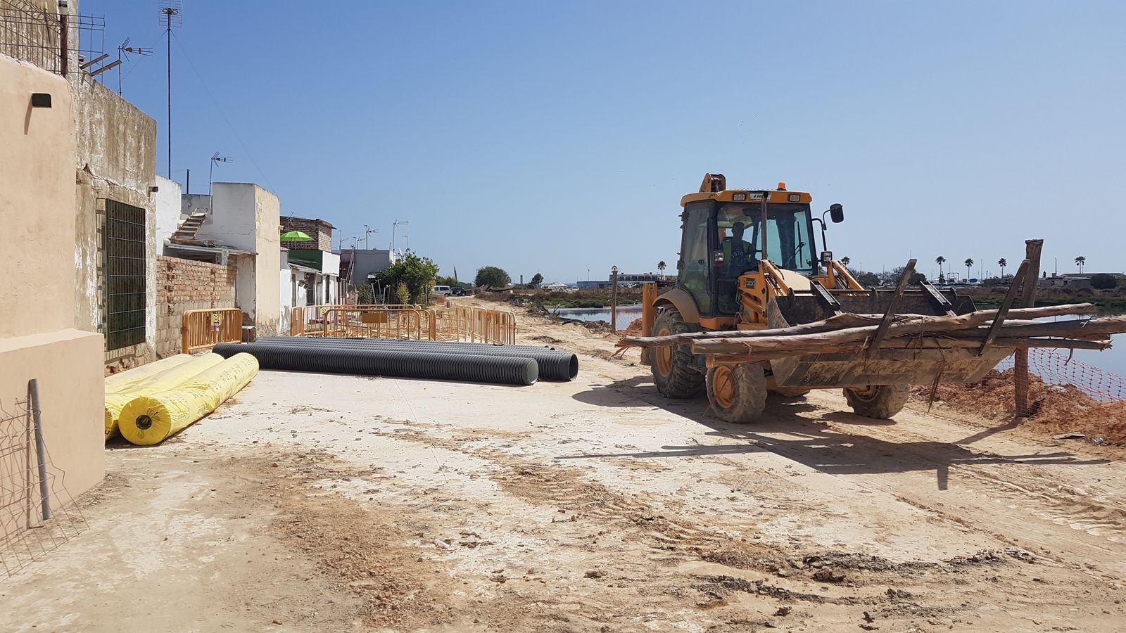 Obras para el tapado de la pieza trasera de La Almadraba.