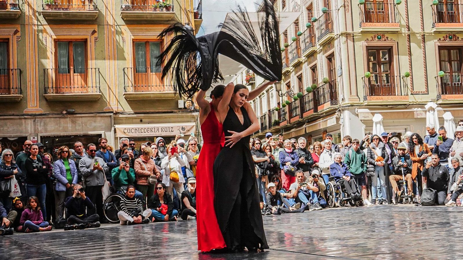 El espectáculo se adelantó para evitar la lluvia.