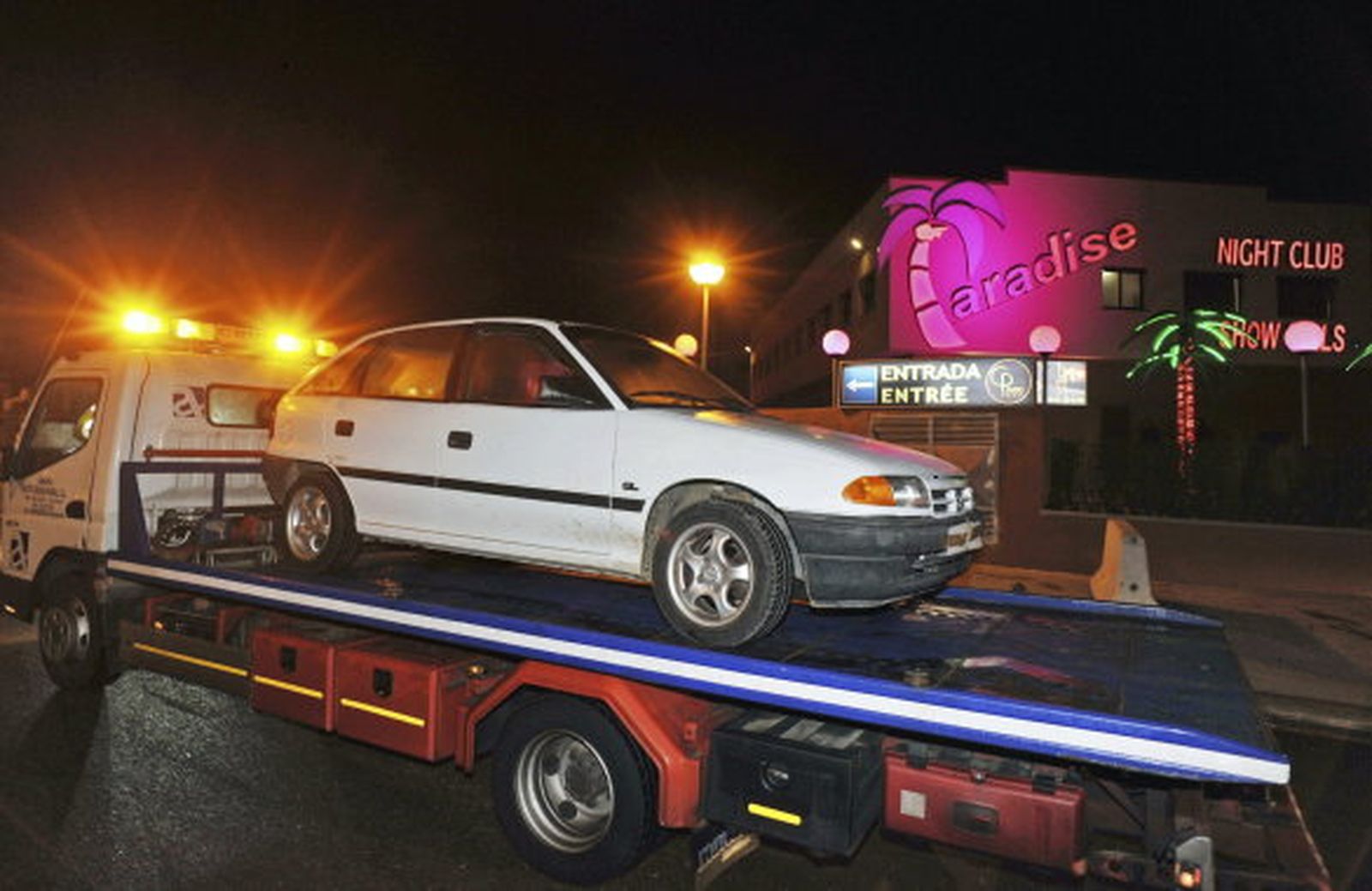 Desactivada la bomba en el vehículo aparcado frente a un prostíbulo en La Junquera