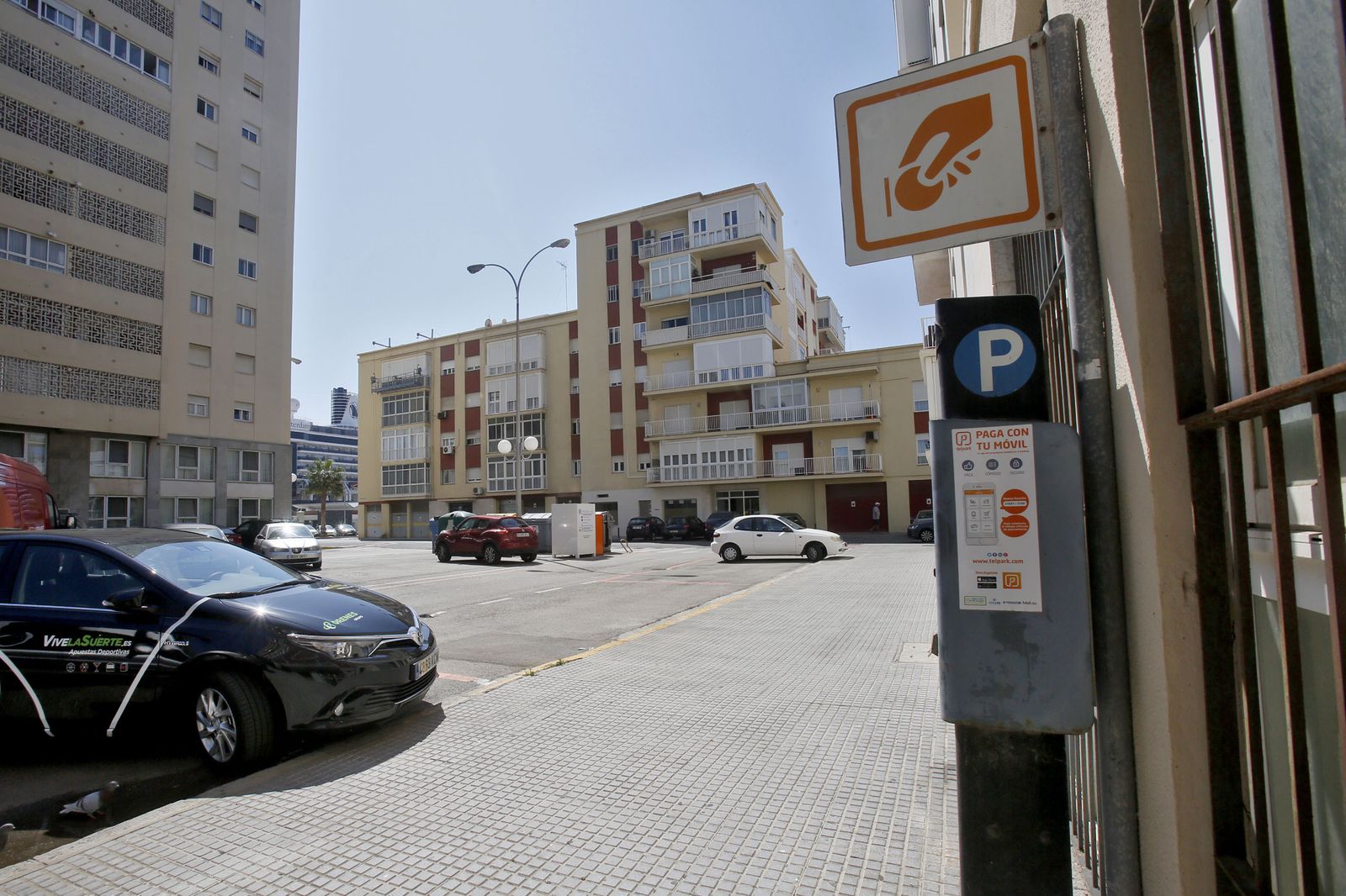 Imagen de la plaza de las Tres Carabelas, donde se va a ampliar la zona naranja.