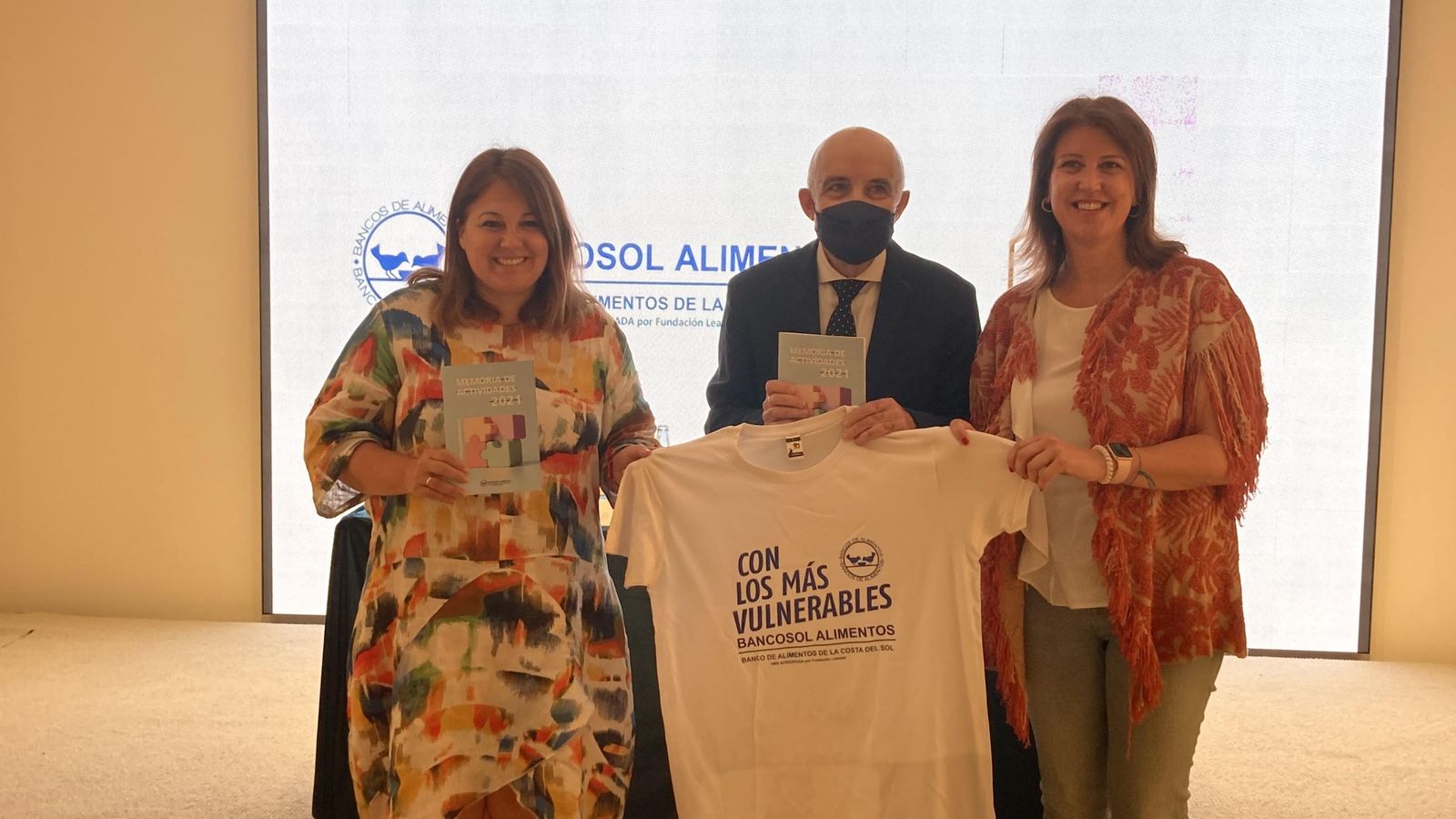 Natacha Rivas, Diego Vázquez y Carmen Casero durante la presentación.