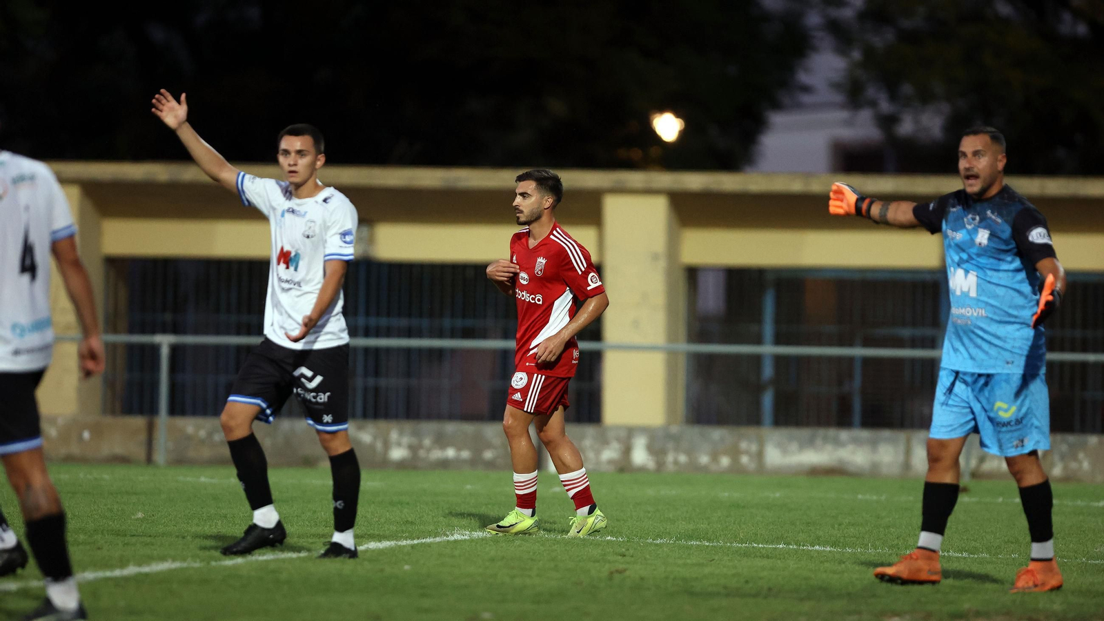 Imágenes del Trofeo Pedro Garrido entre el Jerez Industrial y el Xerez CD