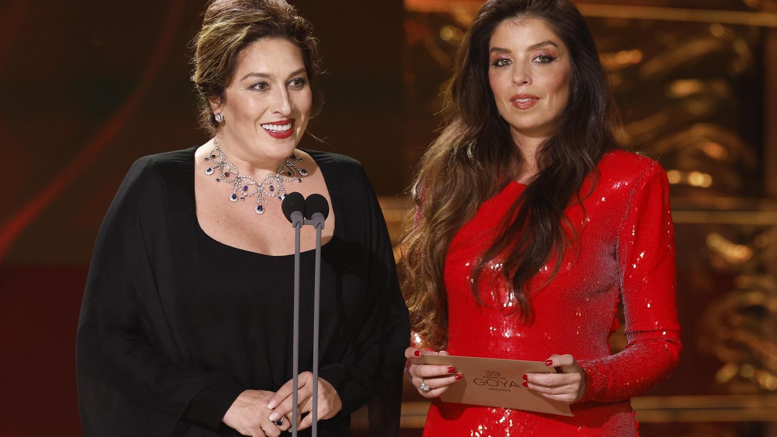 Las cantaoras Estrella y Soleá Morente presentan el premio a la Mejor Música Original