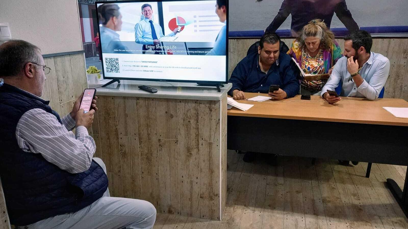 Unión Portuense también se reunió en su sede para seguir el escrutinio Unión Portuense también se reunió en su sede para seguir el escrutinio
