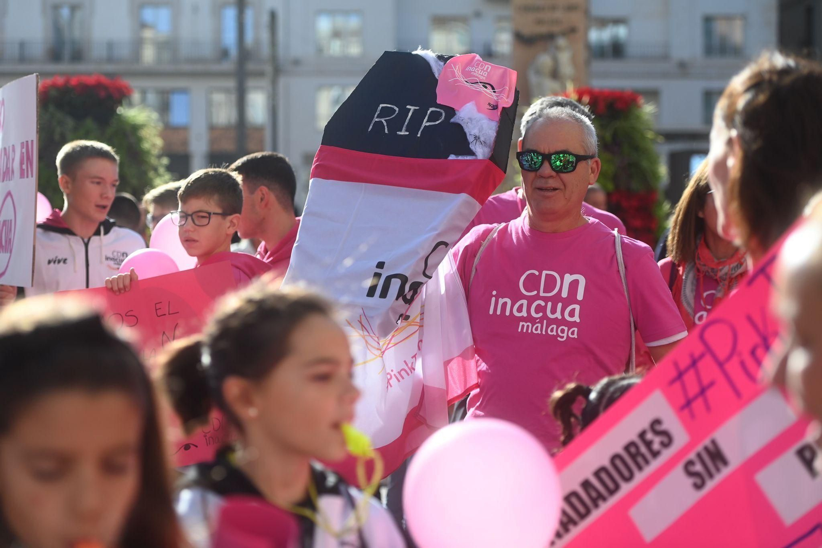 Las fotos de la manifestación del Club de Natación Inacua