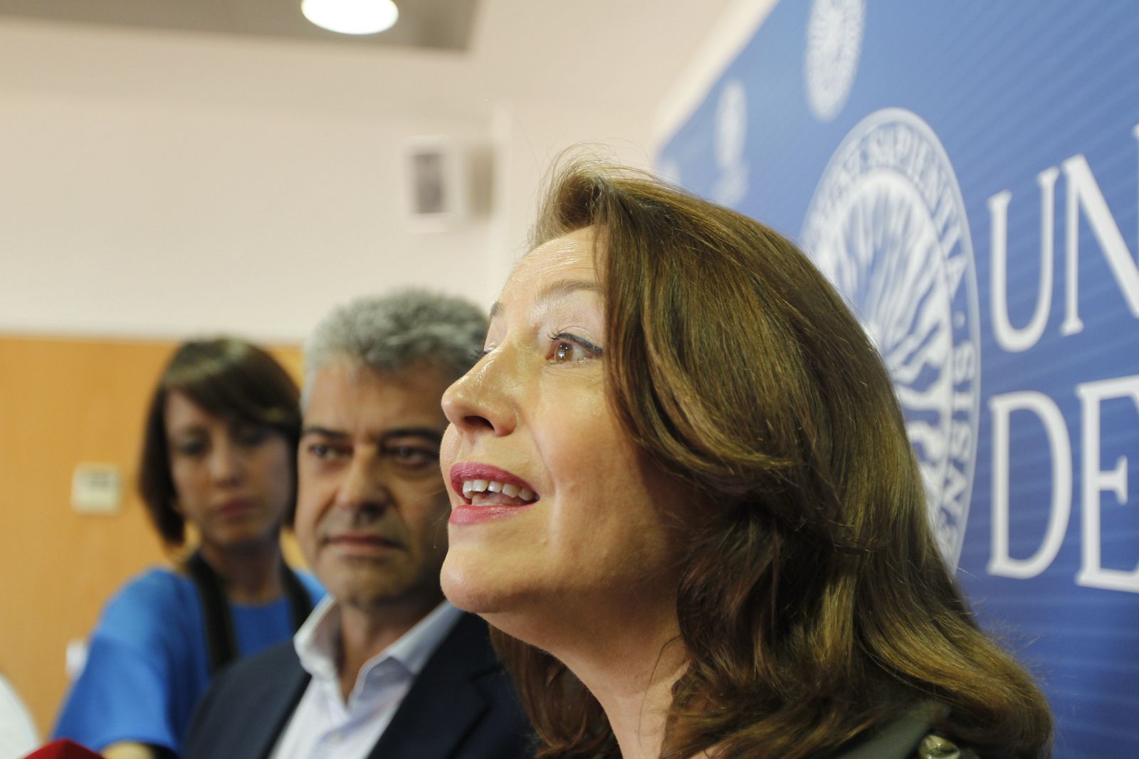 La consejera de Agricultura, Carmen Crespo, y el rector de la Universidad, Carmelo Rodríguez.