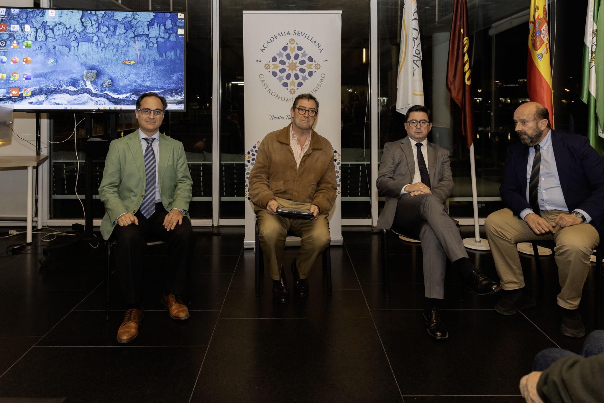 Los alimentos “de ida y vuelta” que cruzaron el Atlántico contados por historiadores y cocineros de la Academia Sevillana de Gastronomía y Turismo