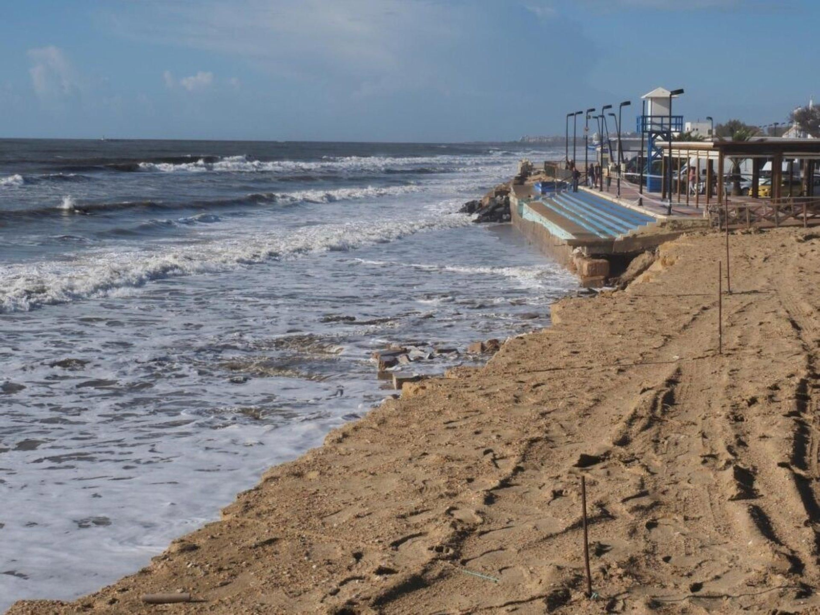 Playa de Isla Cristina durante un temporal.