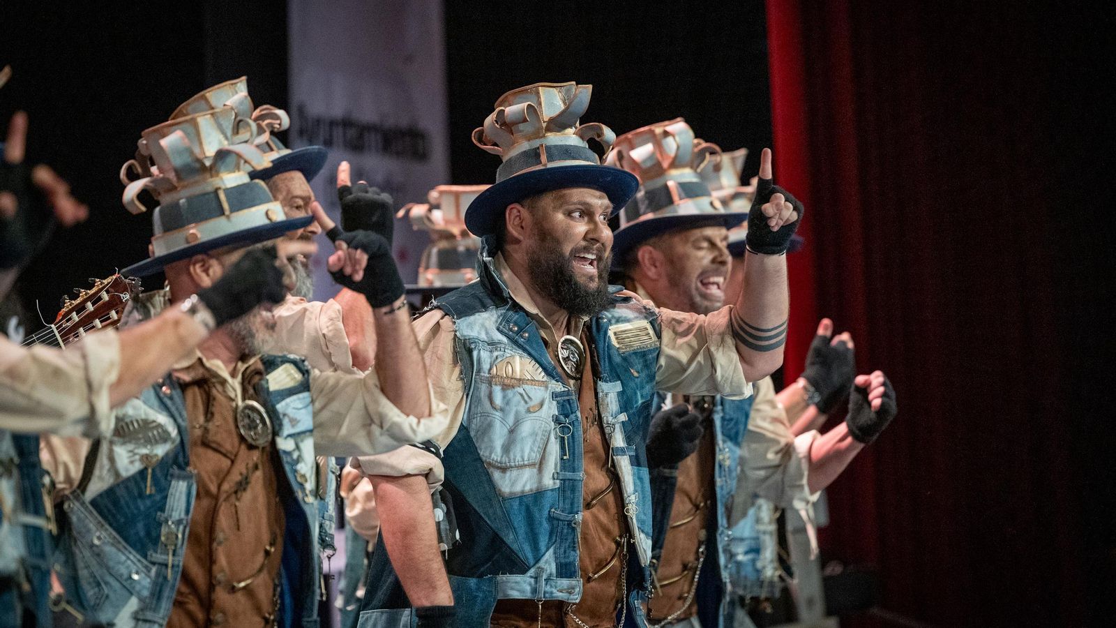 Búscate entre las mejores imágenes de la primera sesión de cuartos de final del COAC 2025