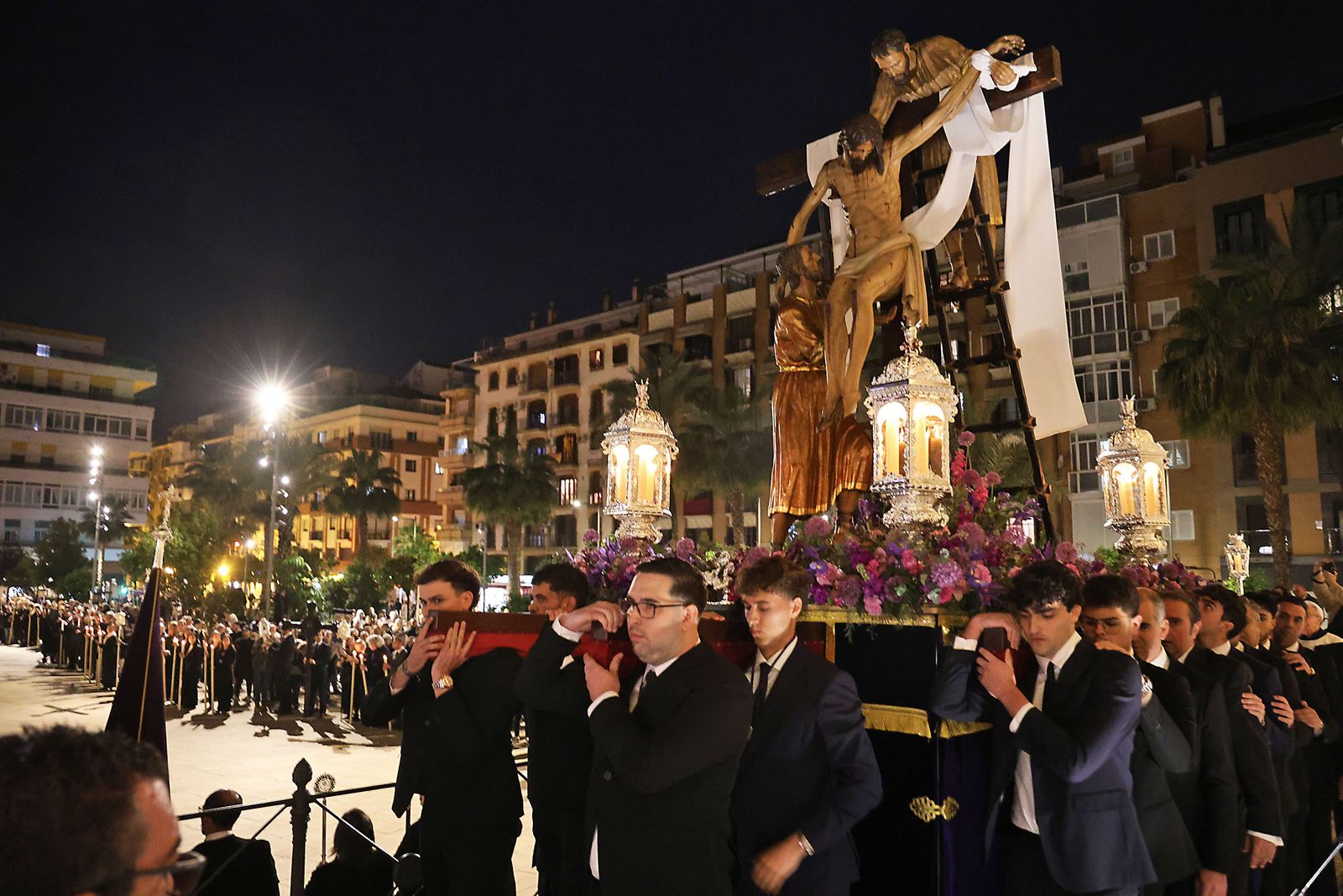 Las fotografías del Vía Crucis de las Hermandades de Huelva