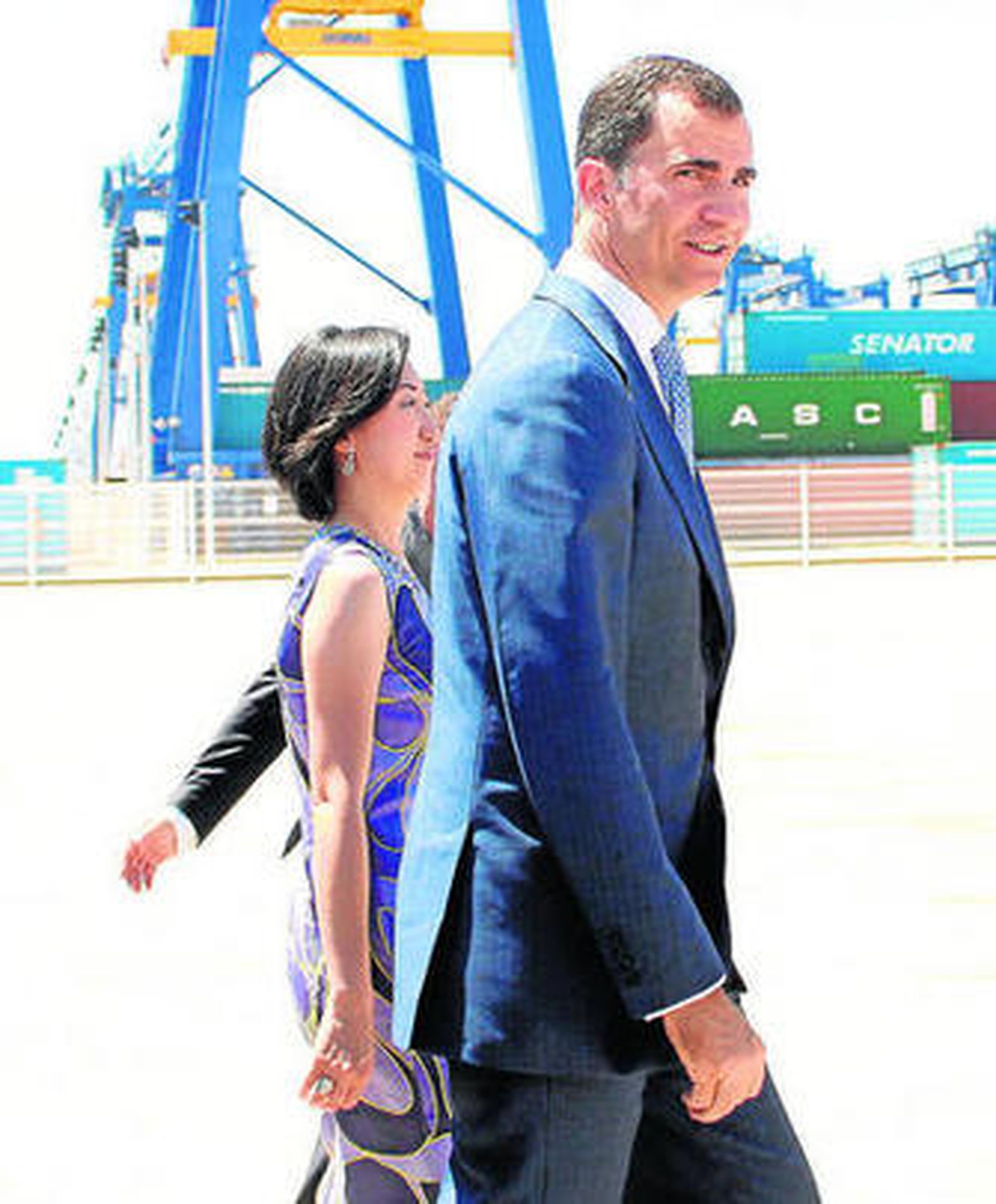 El Príncipe de Asturias junto a la presidenta de Hanjin Shipping.