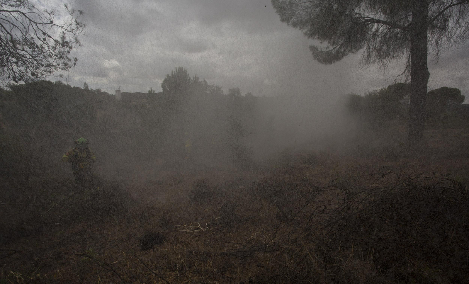 Ejercicio contra incendios en la base Brica de Madroñalejo, en Aznalcóllar