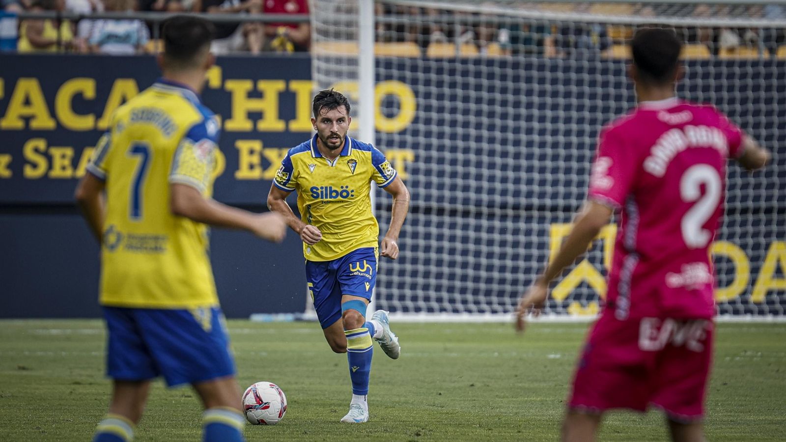 Búscate entre las fotos del partido de fútbol Cádiz CF - CD Tenerife de la Liga Hypermotion