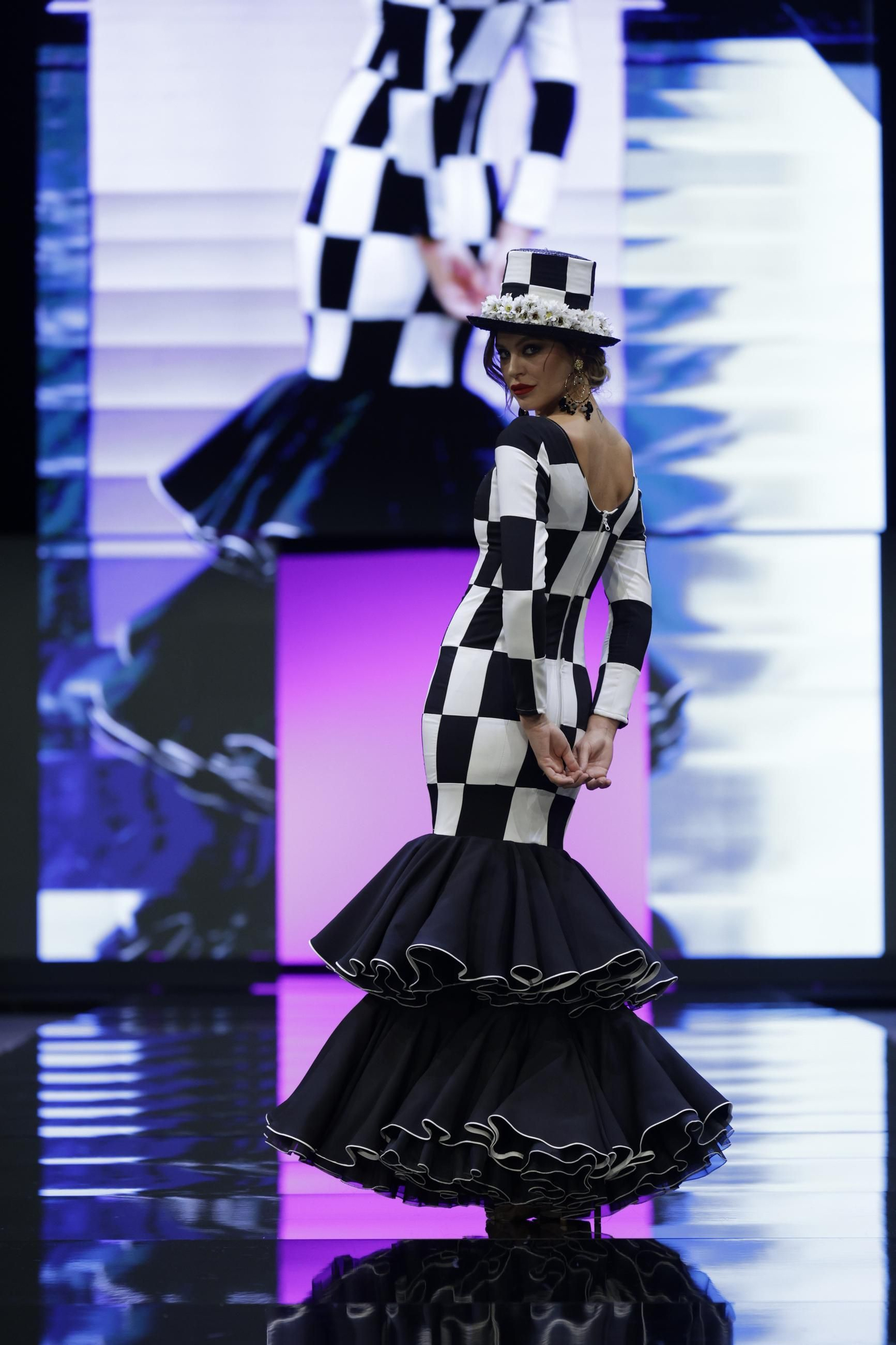 Desfile de Hermanas Serrano en SIMOF 2025, todas las fotos