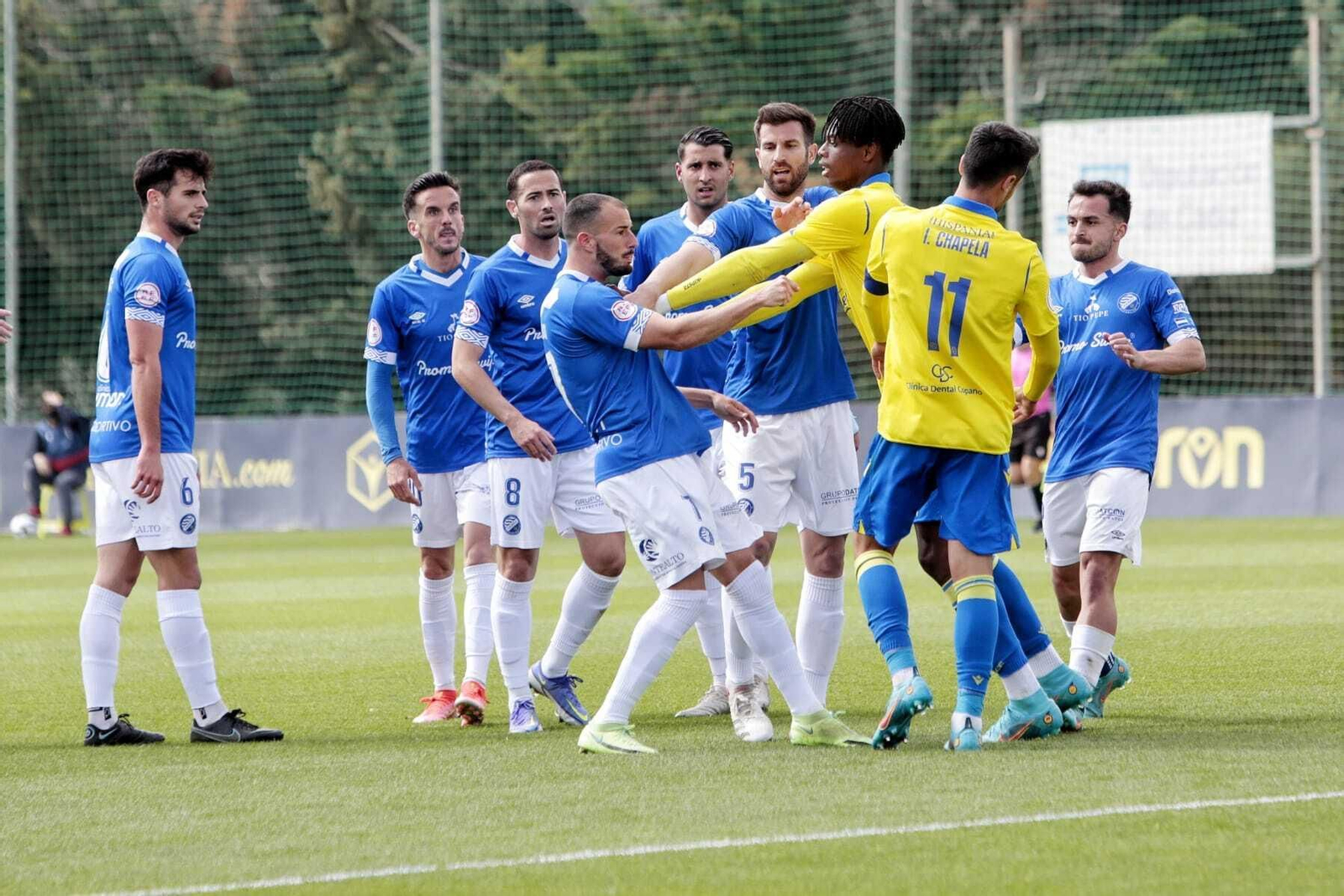 Tensión en el derbi entre Cádiz B y Xerez DFC