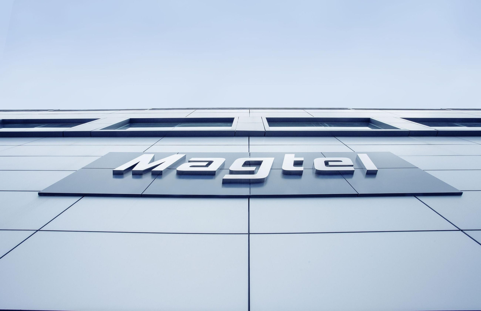 Fachada de la sede de Magtel