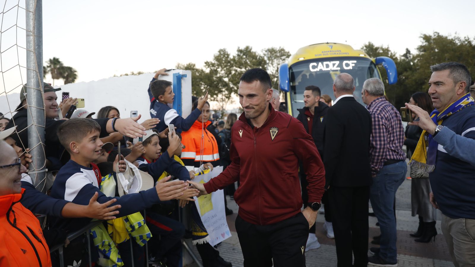 Las fotos de la visita del Cádiz CF para celebrar el 50 aniversario del CD Guadiaro