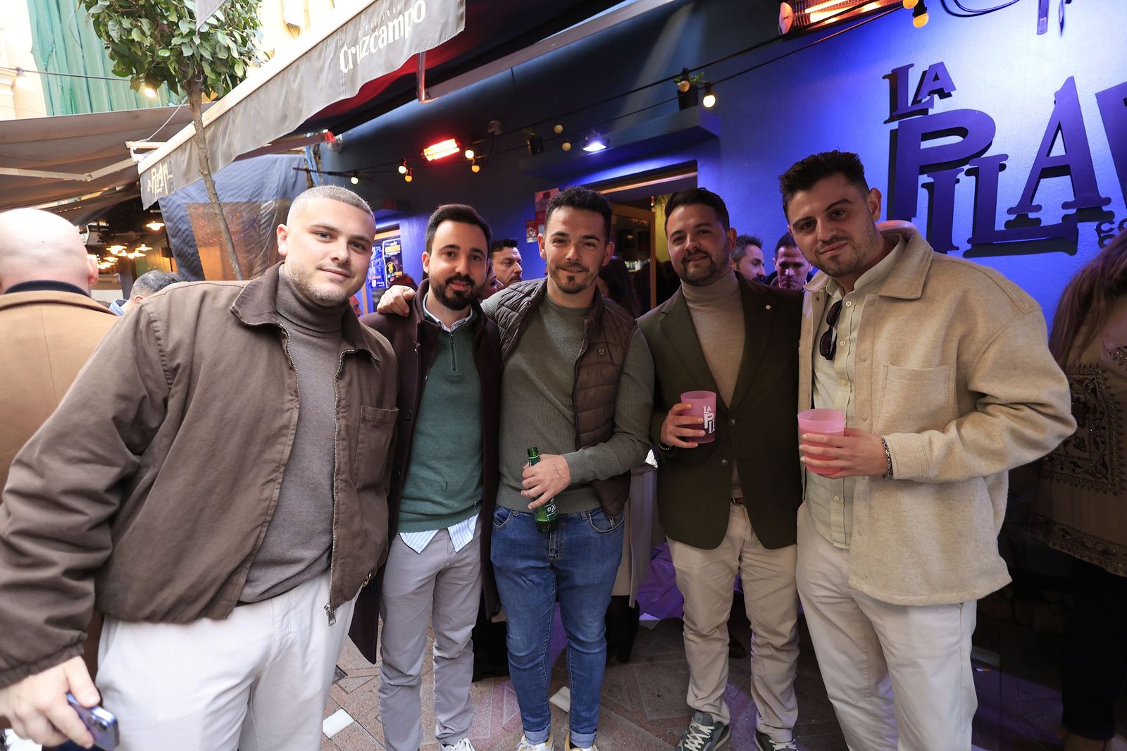 Búscate en las fotos del ambiente en el centro de La Línea antes de la Nochevieja