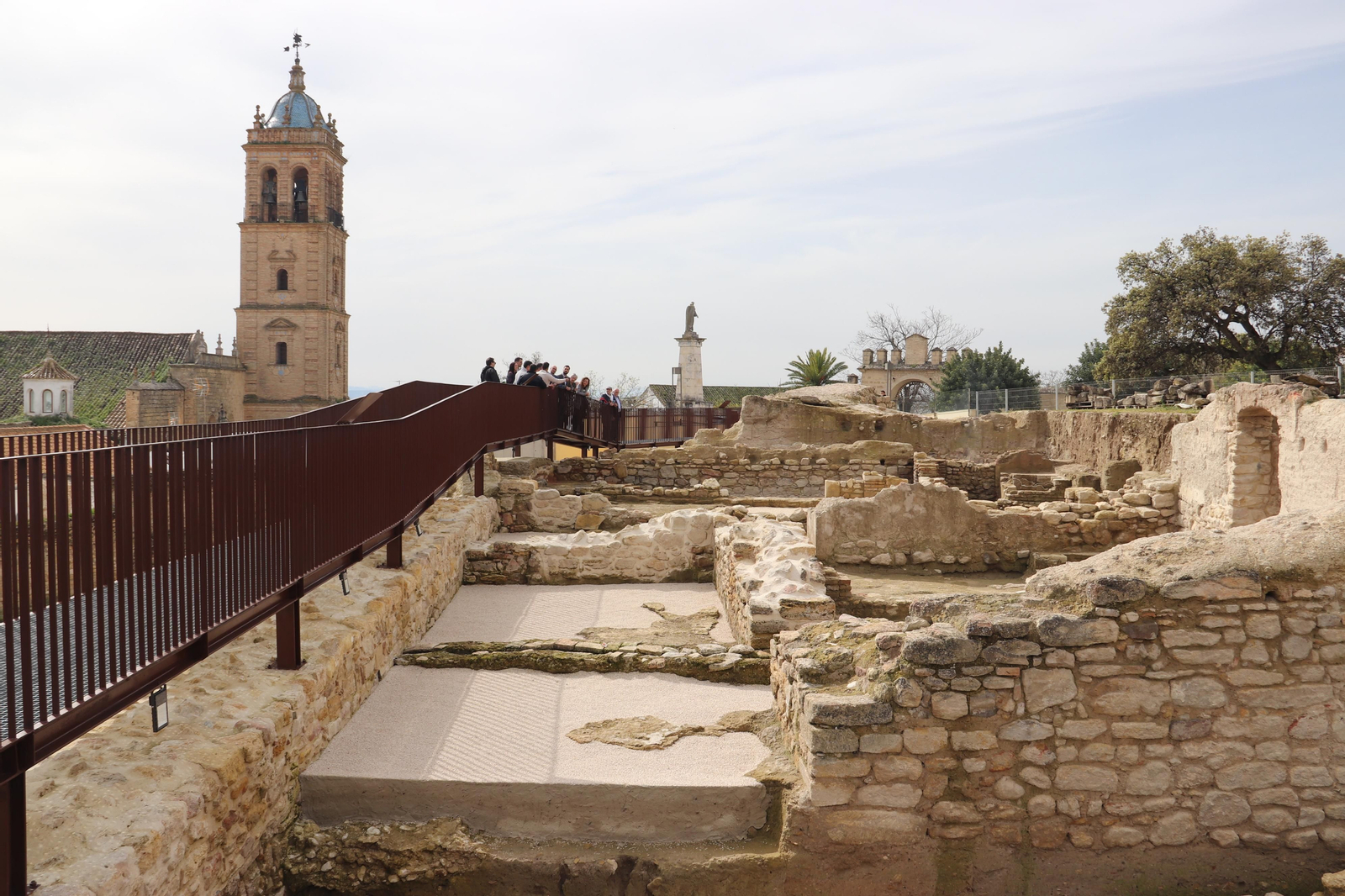 Un recorrido en imágenes por el yacimiento arqueológico del cerro del Castillo de Montilla