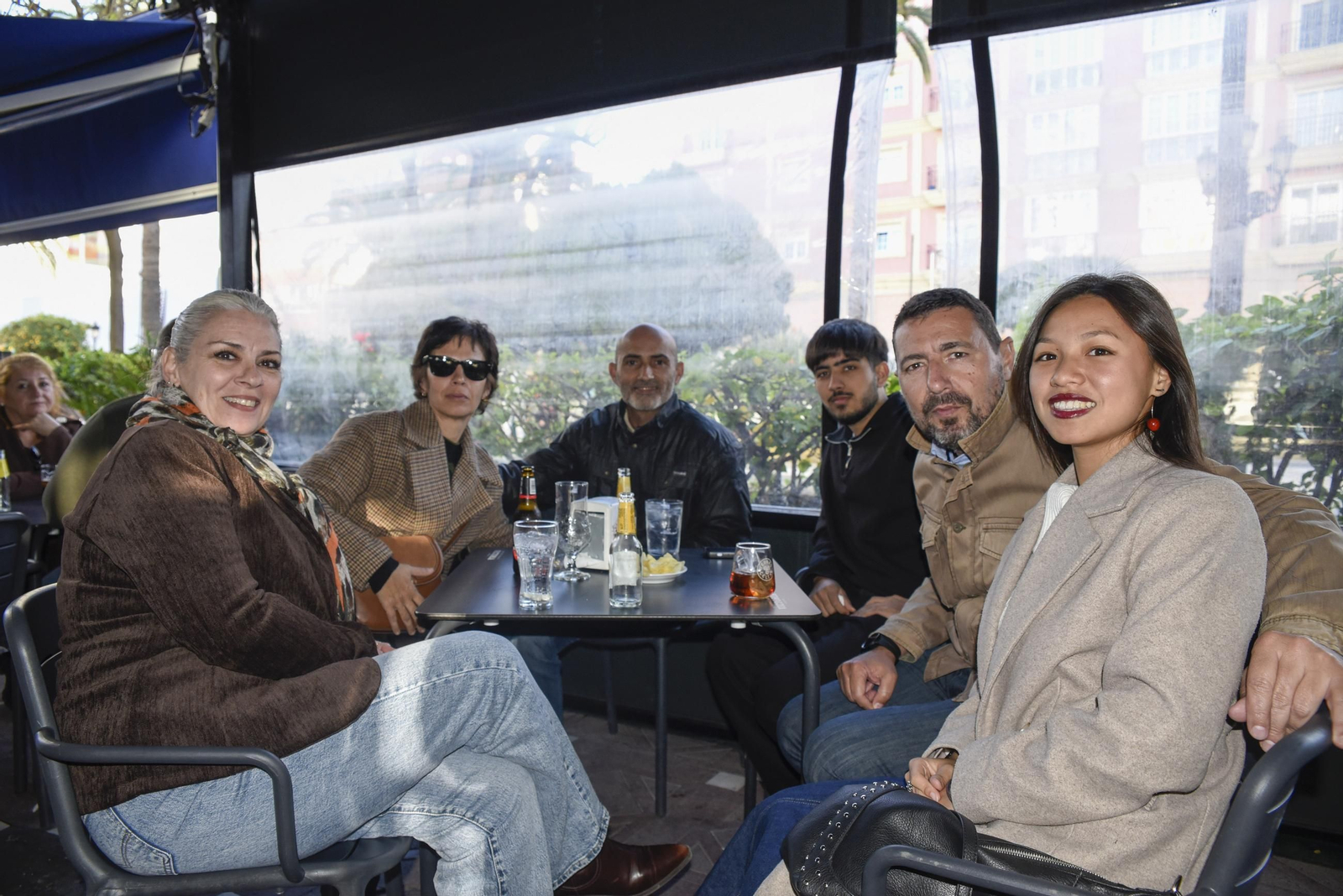 Búscate en las fotos del tardeo en el Día de la Constitución en La Línea