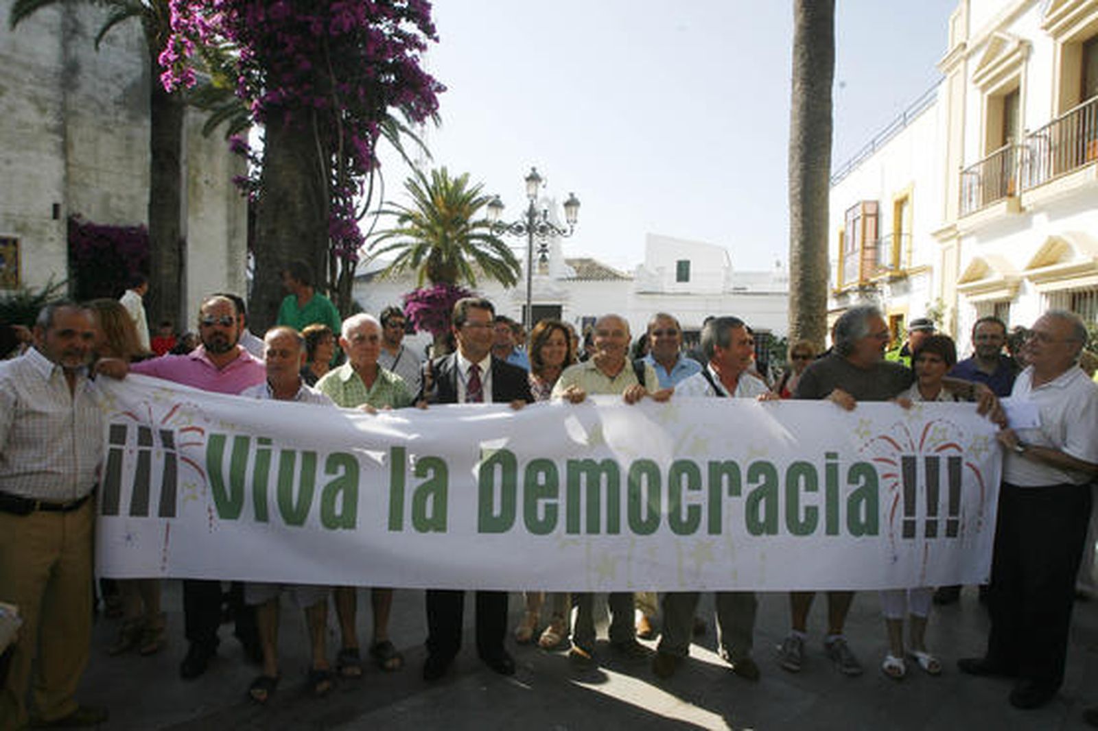 Antonio Peña toma el mando en el Ayuntamiento de Chipiona tras la renuncia de Isabel María Fernández.

Foto: Borja Benjumeda