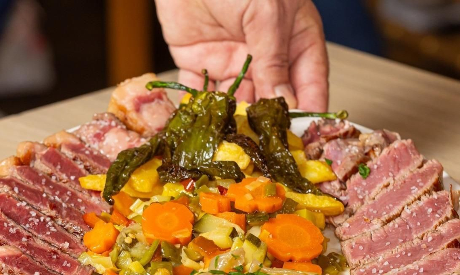 Plato de carne de restaurante Casa Sánchez, en Jerez. Plato de carne de restaurante Casa Sánchez, en Jerez.