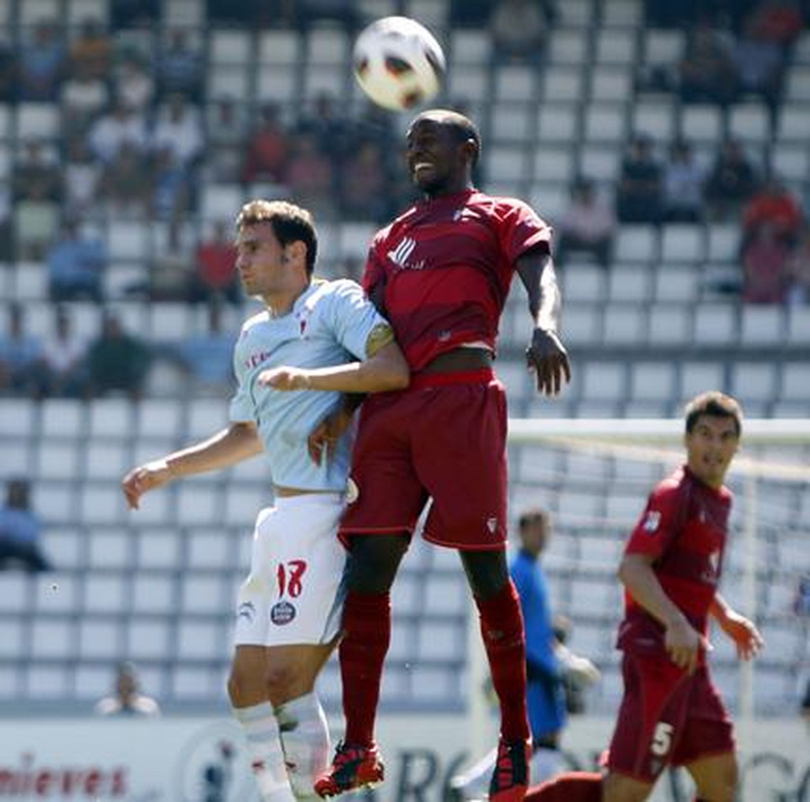 El Córdoba pierde ante el Celta de Vigo en Balaídos. / Marta G. Brea