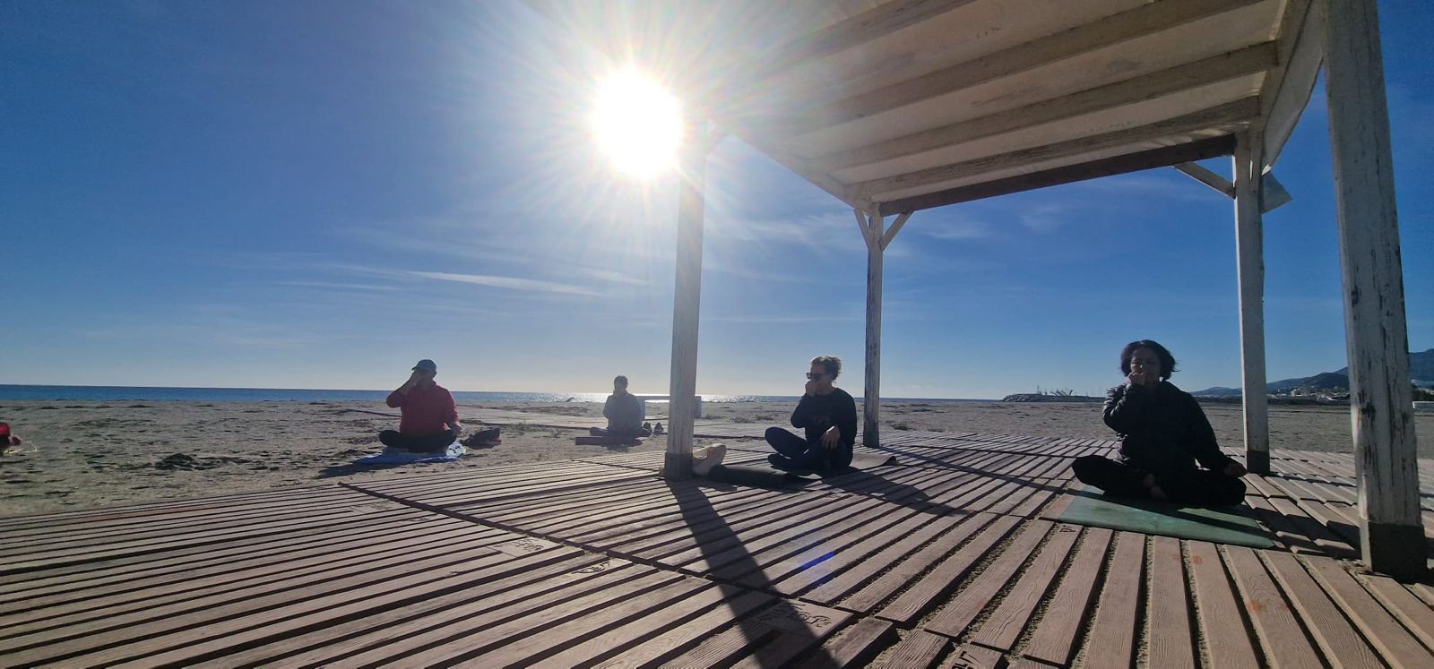 Las playas de Vera se llenan de arte y deporte con el éxito de 'Tus Playas de Invierno