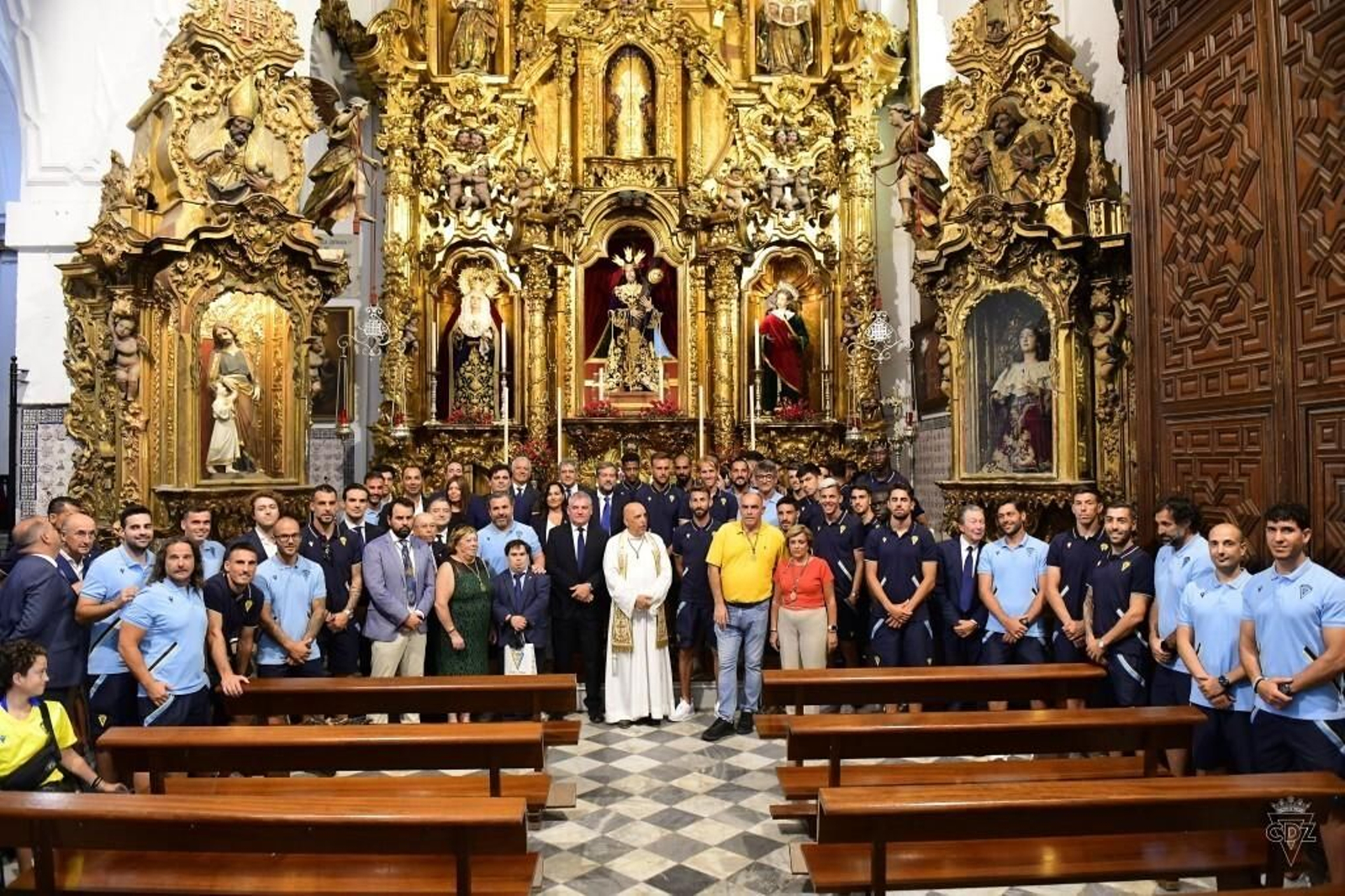 Las imágenes dela visita del Cádiz C.F. a la Patrona y el Nazareno