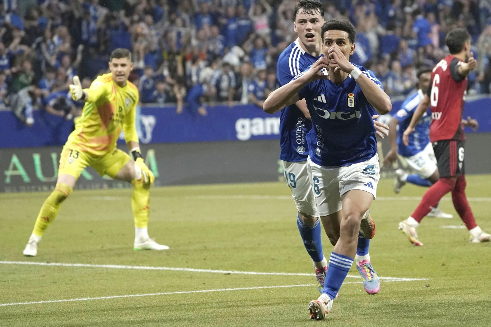 Las fotos del ascenso del Oviedo ante el Mirandés