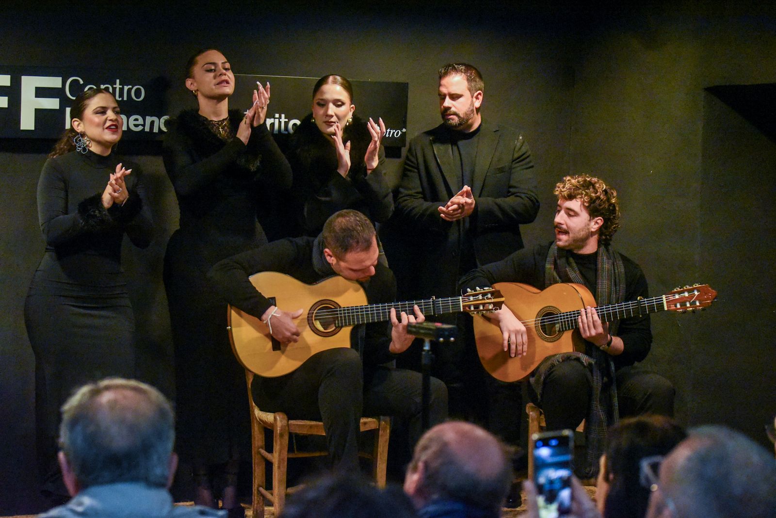 Una zambomba llena de flamenco la Navidad cordobesa en la Posada del Potro, en fotos