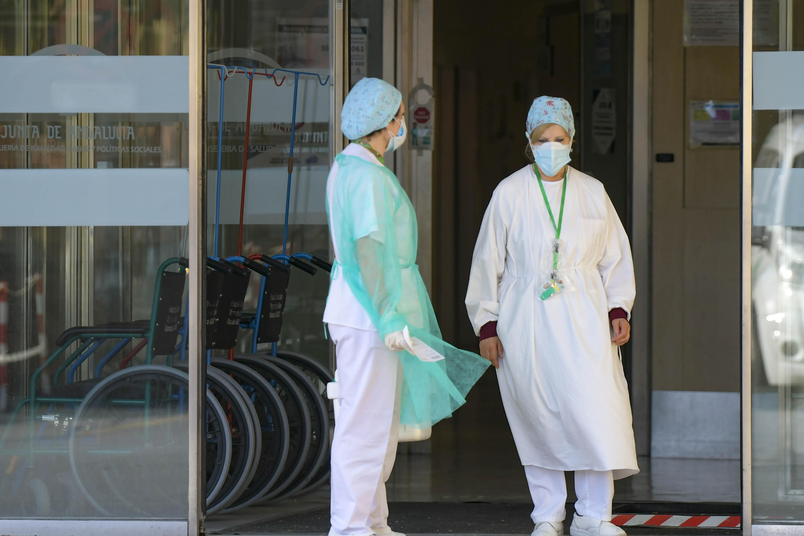 Trabajadoras del Hospital Virgen de las Nieves, en una imagen reciente.
