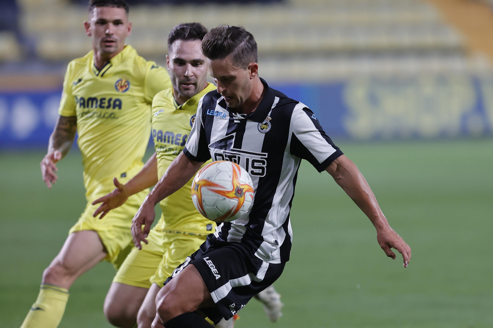 Las fotos del Villarreal B-Balona (0-0)