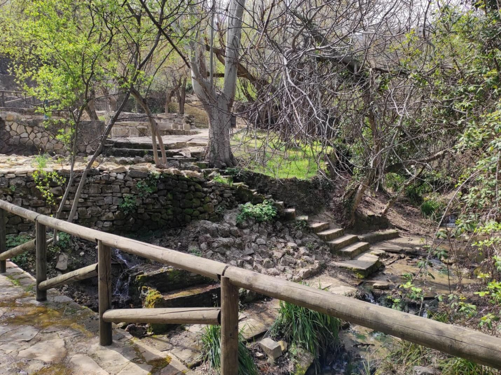 El Nacimiento de río Frío es una de las zonas naturales más visitadas de Los Villares.
