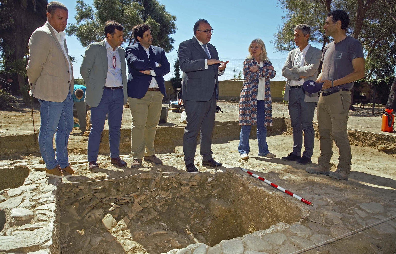 Fotos de la visita de Arturo Bernal al enclave arqueológico de Carteia.