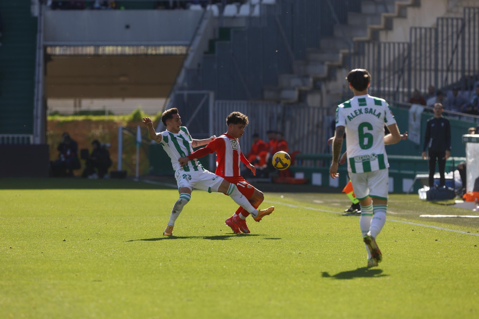 Las mejores fotos del ambiente en el Córdoba CF - Almería en El Arcángel