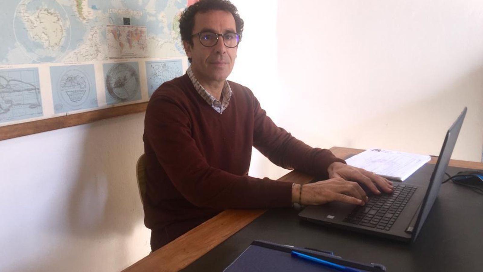 Eduardo Flores, CEO de 'Mi director financiero', en plena sesión de teletrabajo