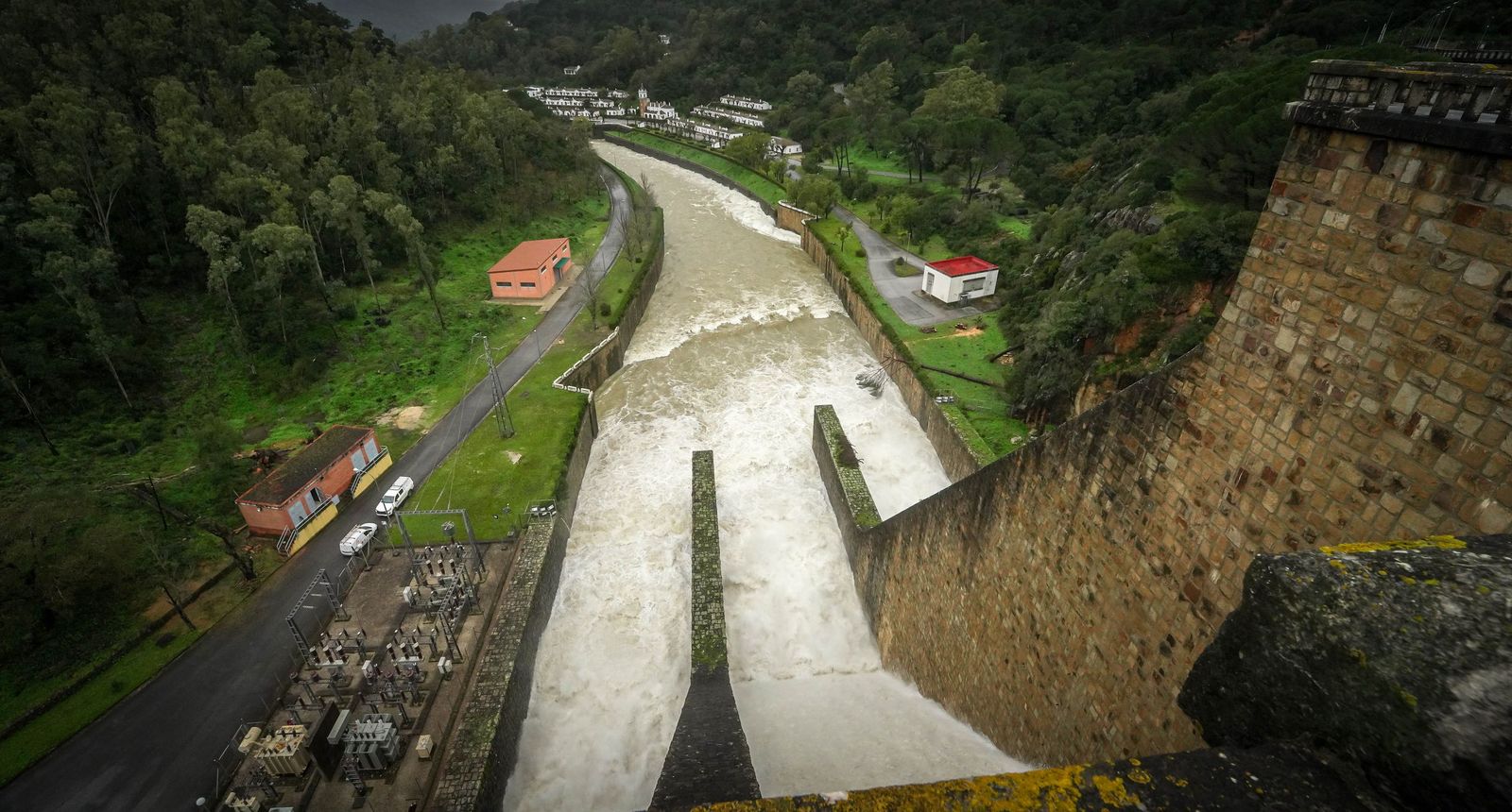 Imágenes del estado actual de los embalses de los Hurones, Guadalcacín y Bornos