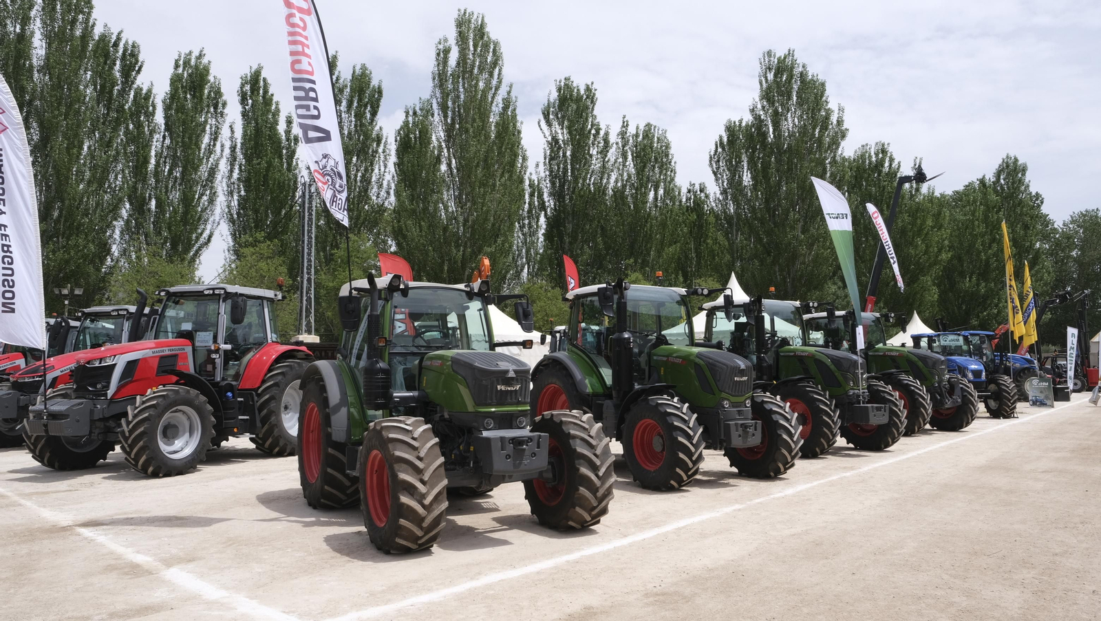 Imágenes de la Terracultura Chirivel 2023, feria de agricultura y maquinaria