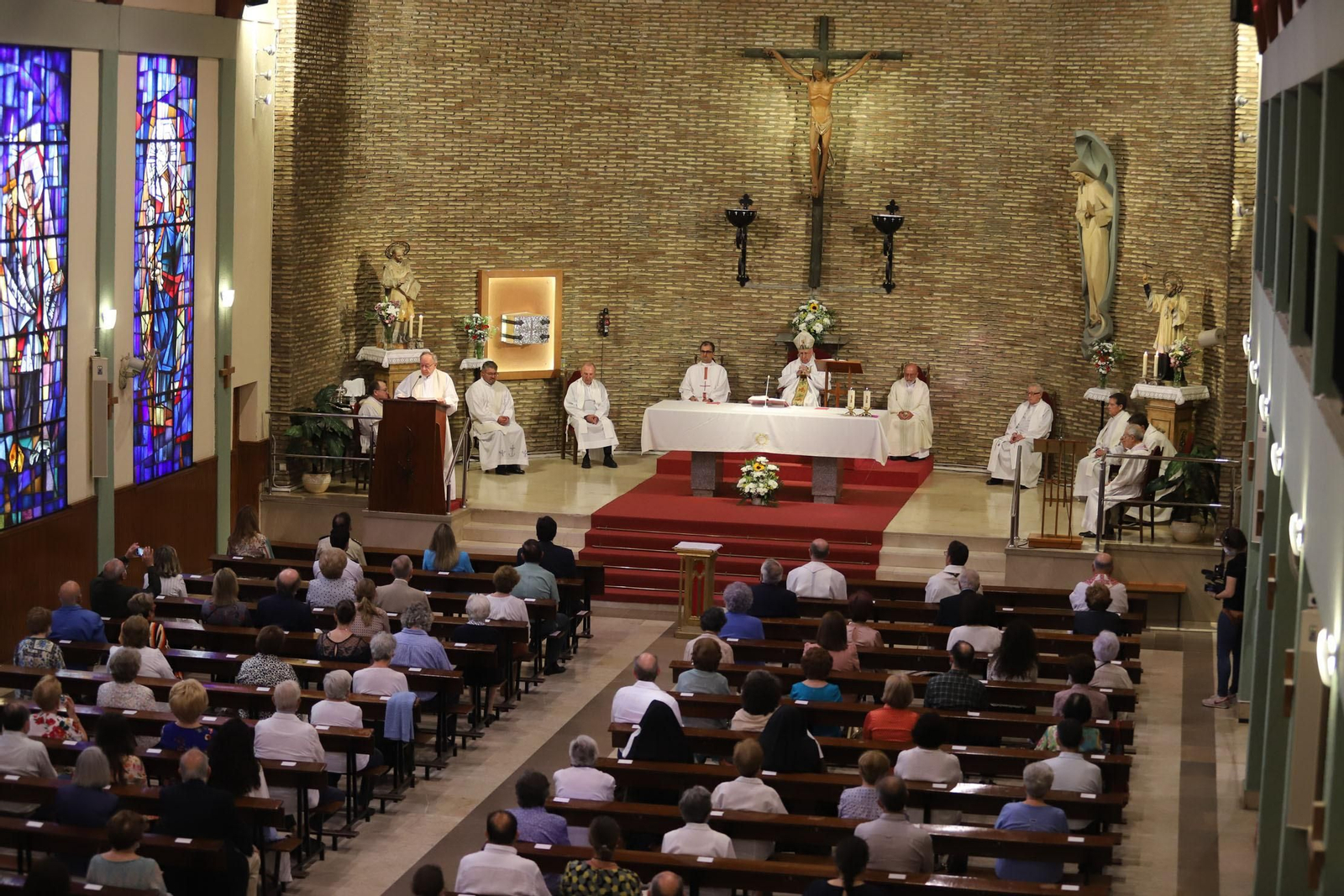 Imágenes de la Misa despedida de la Comunidad de los Jesuitas de Huelva