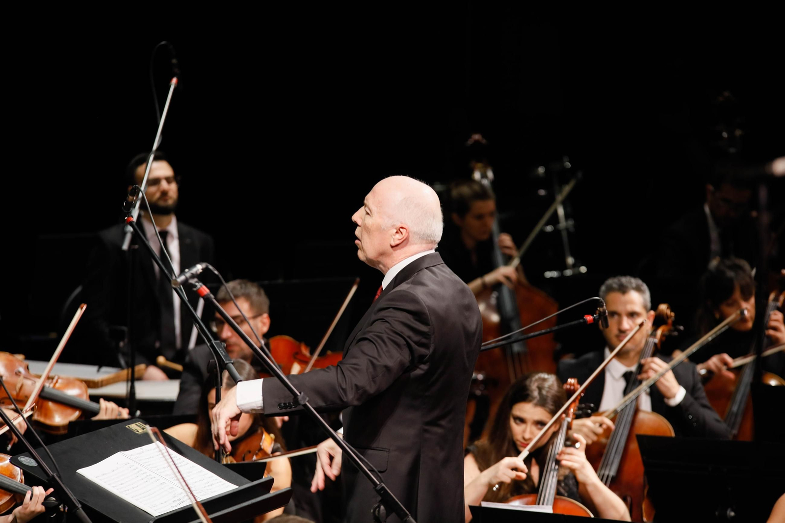 Imágenes de la novena Beethoven interpretado por la OCAL y Orfeón para Cajamar