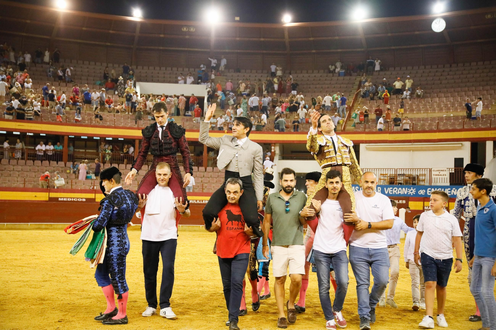 Imágenes de la corrida de toros en Roquetas de Mar